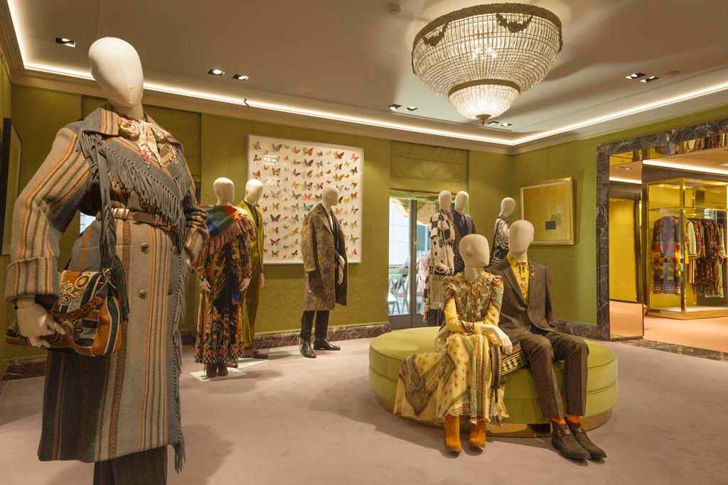 Interior design for luxury shops, the value of furniture