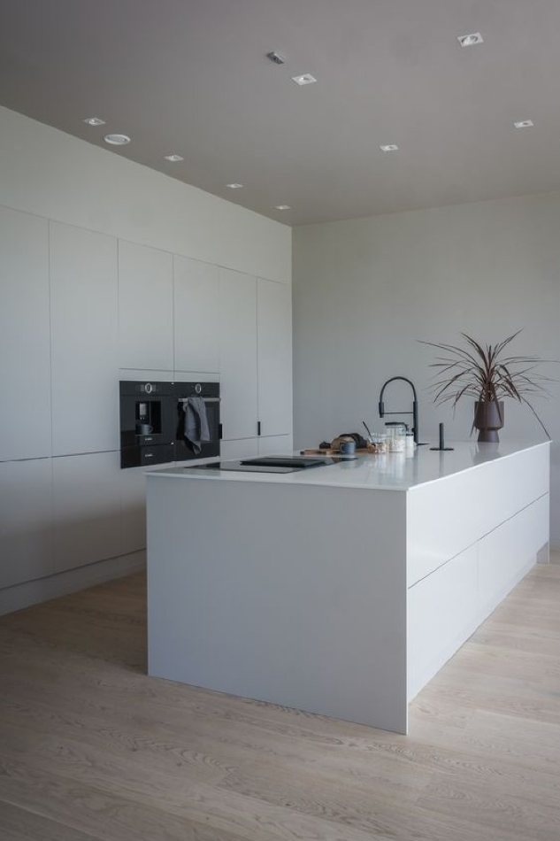 White kitchens